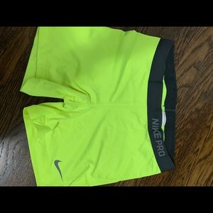 Women’s Nike Pro Neon Spandex size Large
